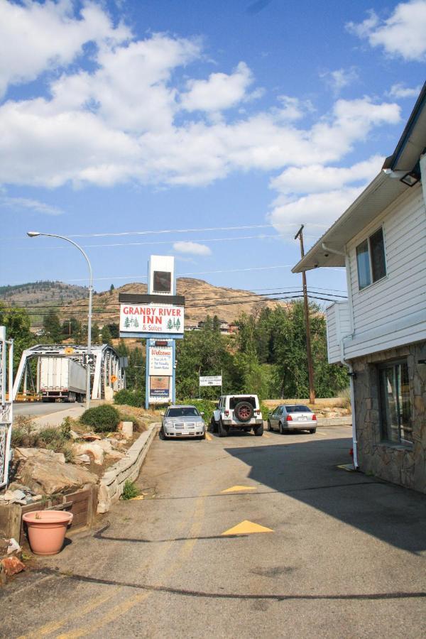 Granby River Inn & Suites Grand Forks Extérieur photo